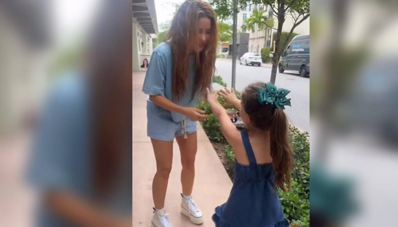 Video: Shakira emociona a sus seguidores con un tierno encuentro junto a una pequeña fan 