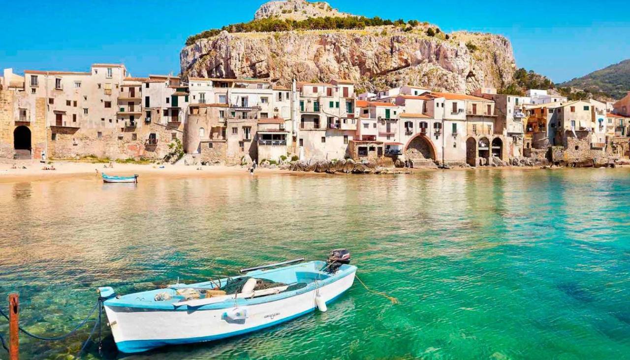 Sicilia se prepara para la fiesta de bodas de Dua Lipa y Callum Turner