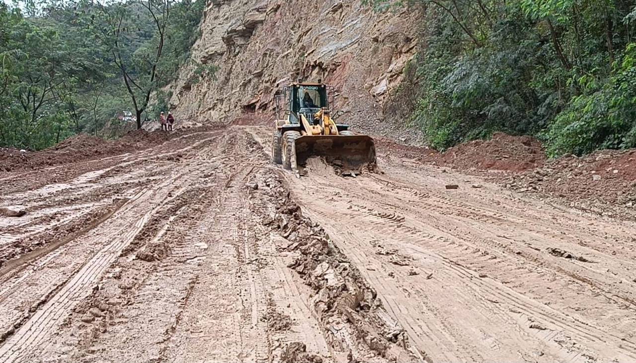 Los viajes entre Cochabamba y Santa Cruz se normalizan, pero piden precaución en la circulación