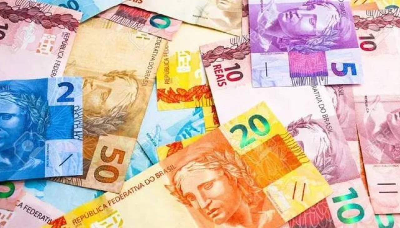 El dólar continúa al alza en Brasil y cierra a 6 reales por primera vez