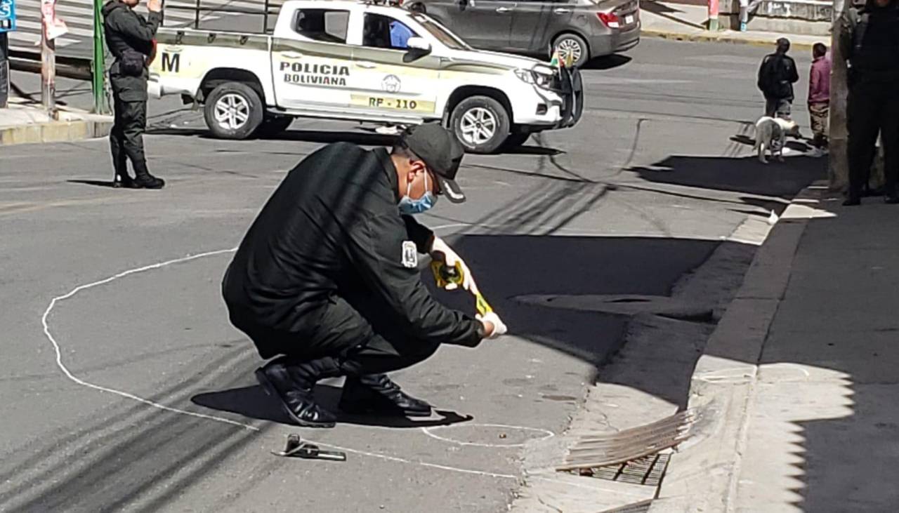La Paz: Aprehenden a presunto implicado en asalto armado en Villa Copacabana