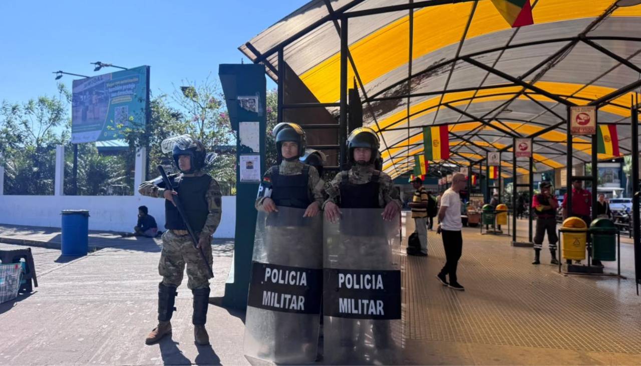 Plan de seguridad: Militares resguardan la Terminal Bimodal de Santa Cruz