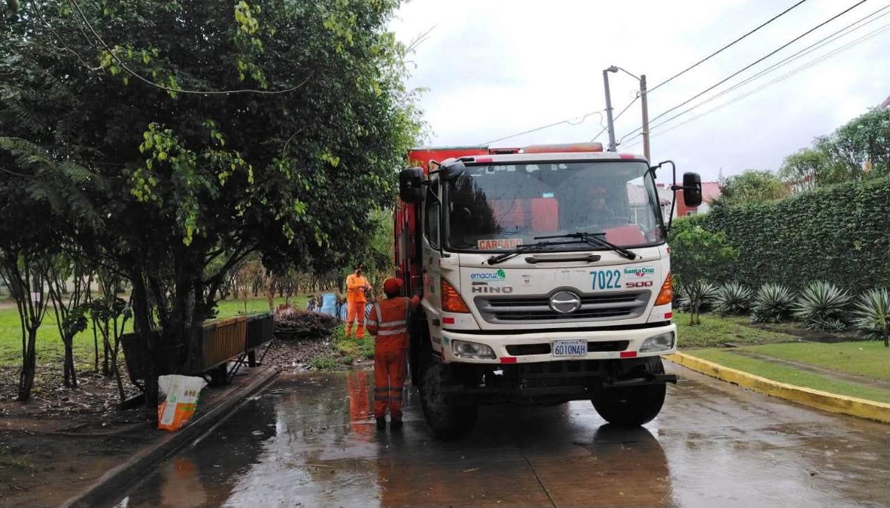 Decreto permite pagar más por contratos de basura: Alcaldía de La Paz cuestiona y en Santa Cruz evalúan afectación