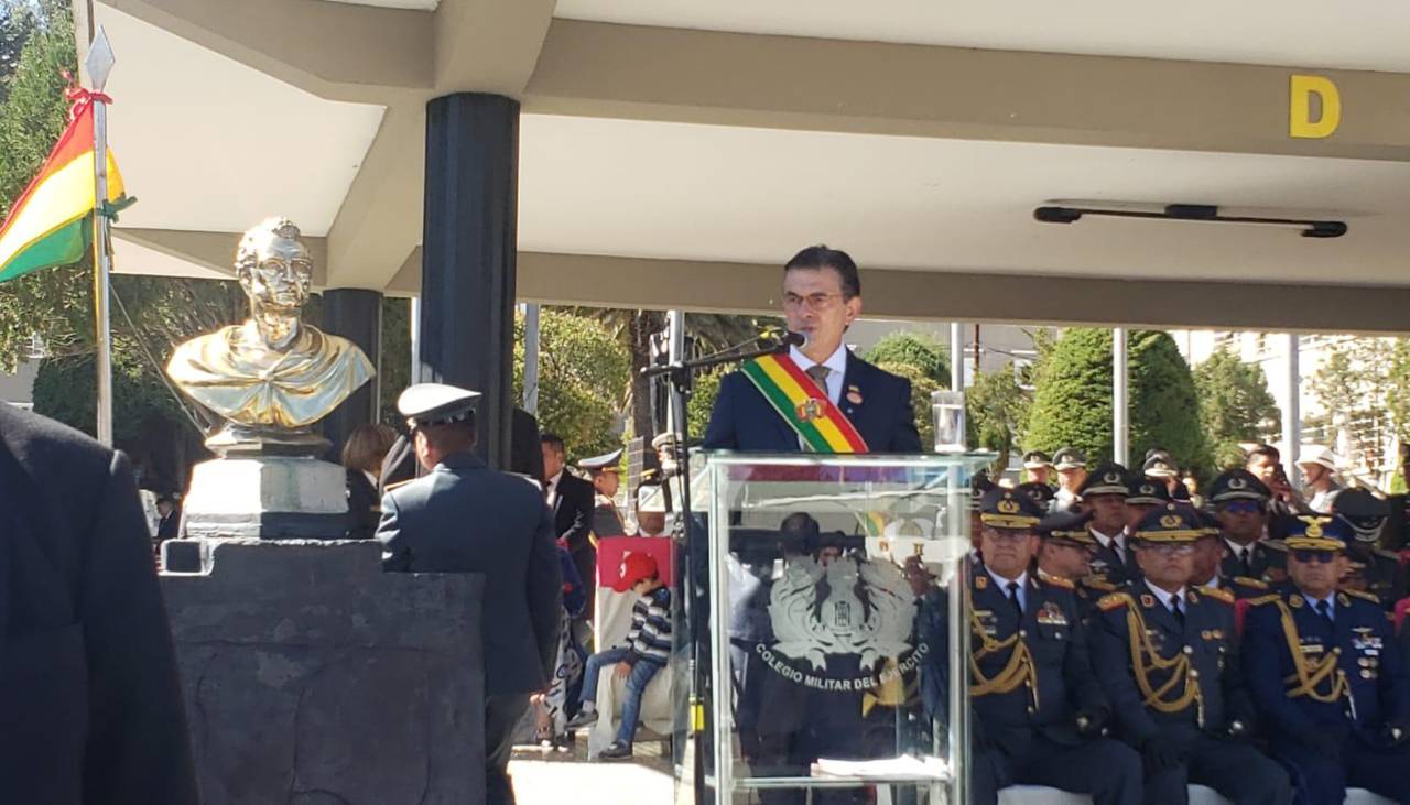 Paz dice que militares bolivianos buscan alianzas con países tras 20 años de aislamiento