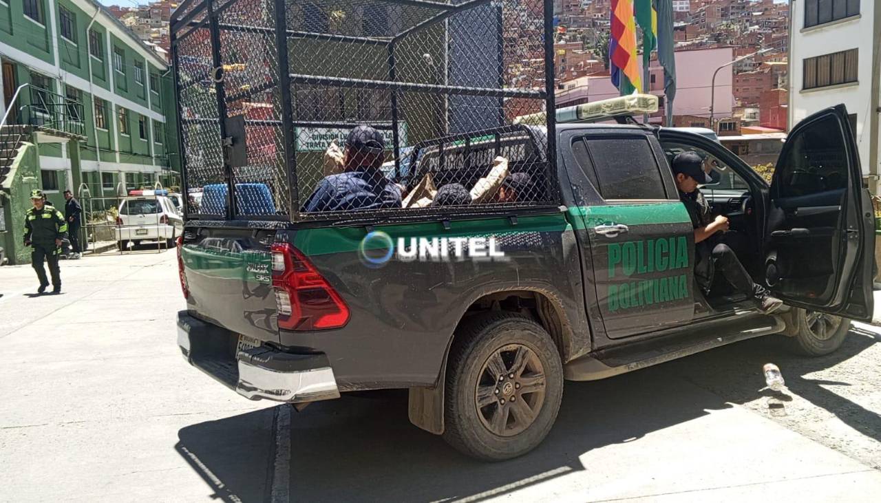 La Paz: Enfrentamientos en Tacacoma entre comunarios y cooperativistas dejan un fallecido
