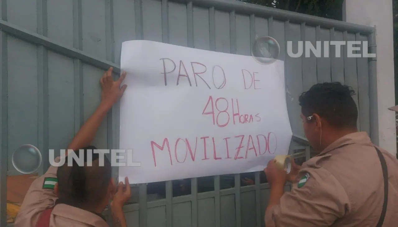 Gendarmes cruceños radicalizan protestas y van al paro de 48 horas