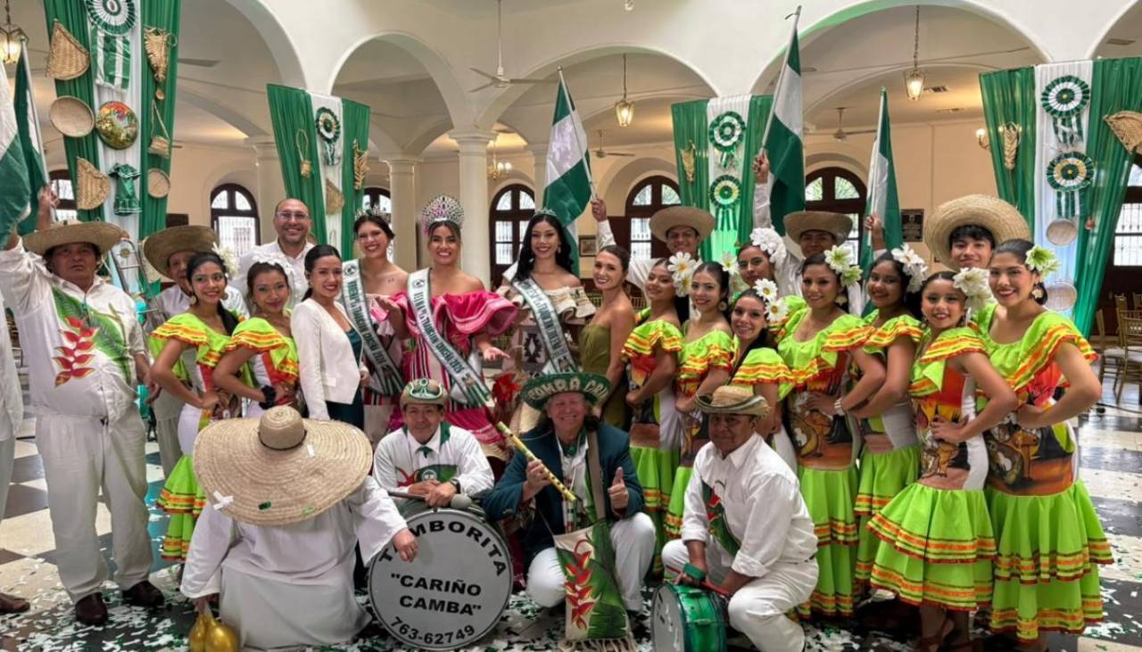 Al ritmo de la tamborita, representantes de la tradición cruceña celebran a Santa Cruz