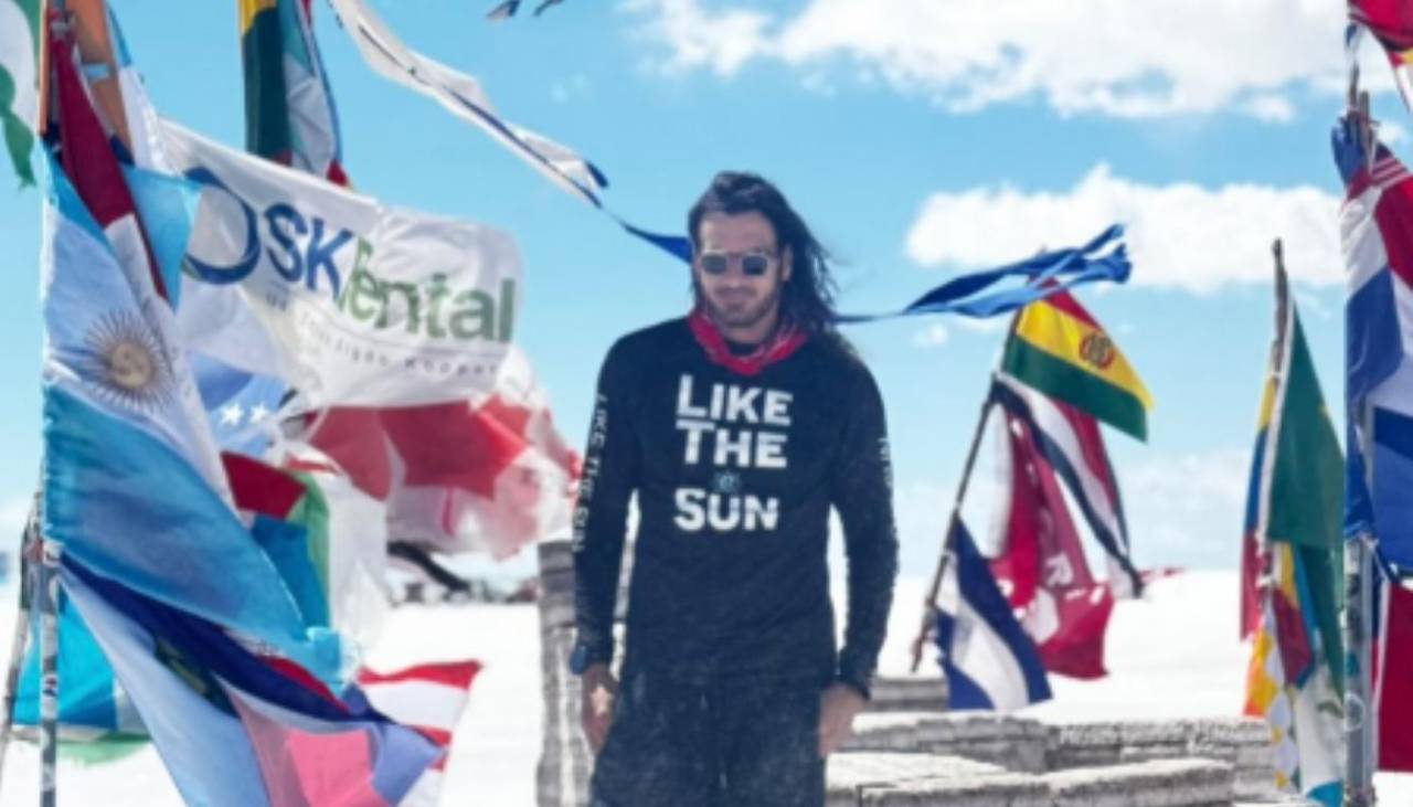 Mario Cimarro, el galán de Pasión de Gavilanes visita el icónico Salar de Uyuni 