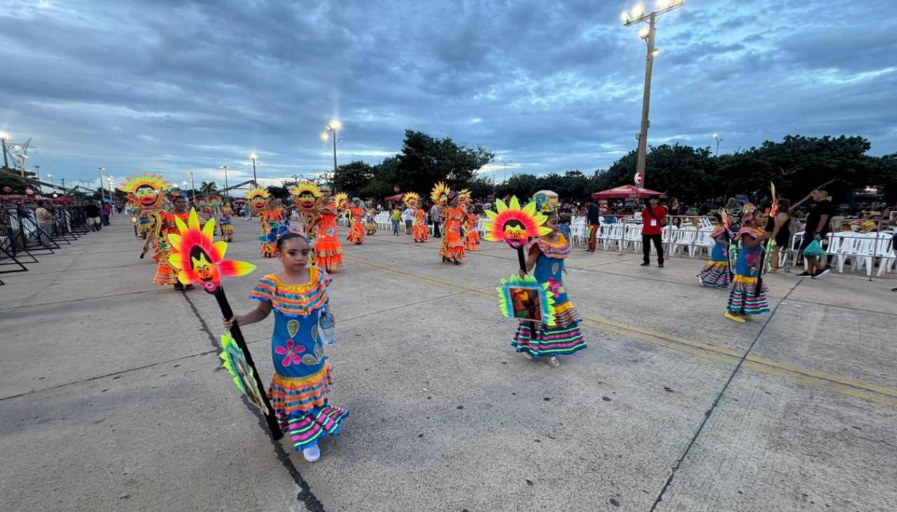 Carnaval: Arranca el gran Corso cruceño 2026 con colorido y alegría en el Cambódromo