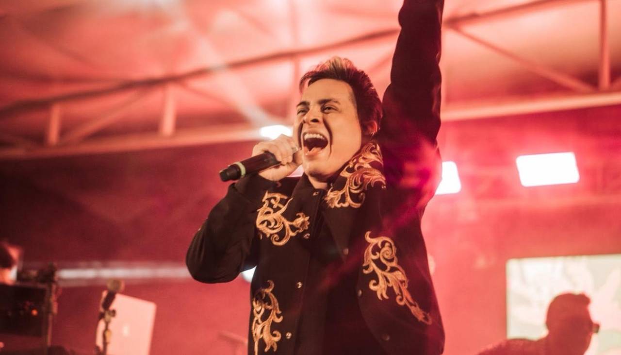 La historia de Luis Vega, el artista que convirtió las vivencias de sus fans en canciones