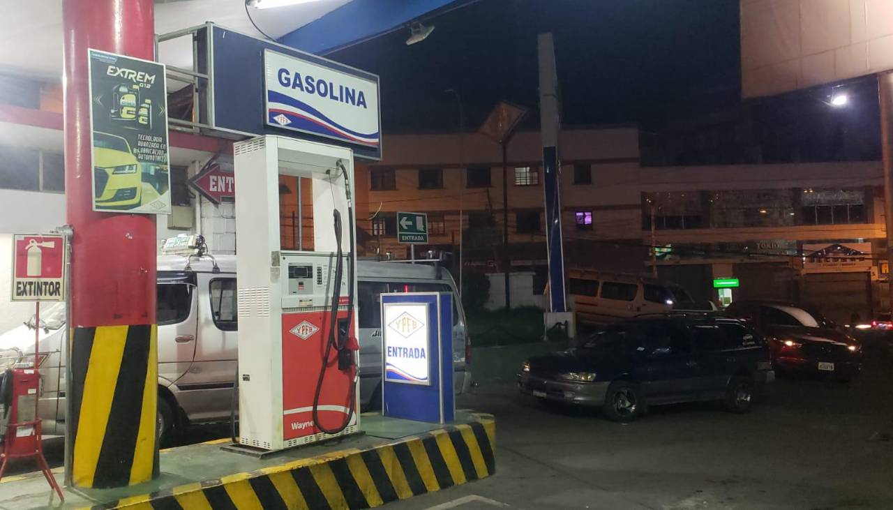 Transportistas de Cochabamba temen un incremento en el precio de combustibles por la guerra en Medio Oriente