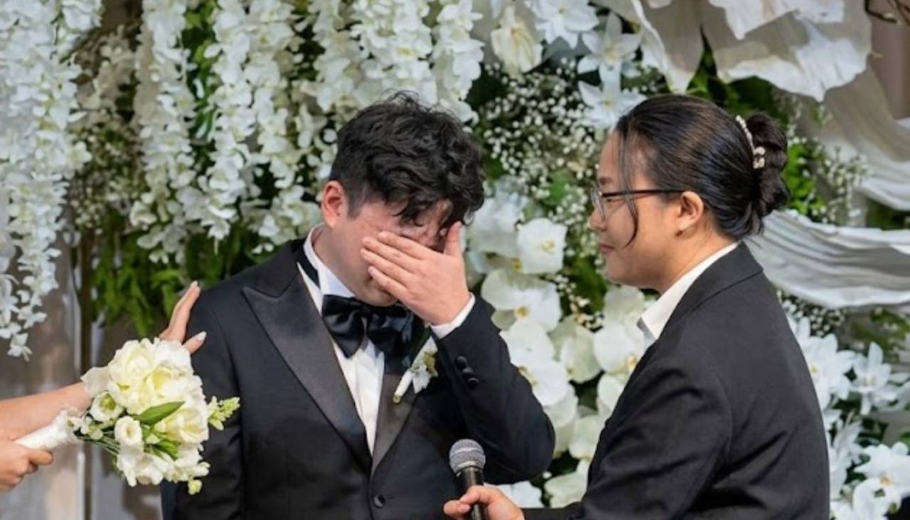 ¡Un regalo de lujo en plena boda! Novio rompe en llanto al recibir un obsequio inesperado