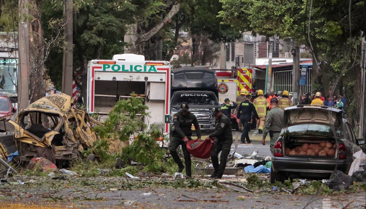 Atentado con bomba causa siete muertos en Colombia en medio de ola de violencia
