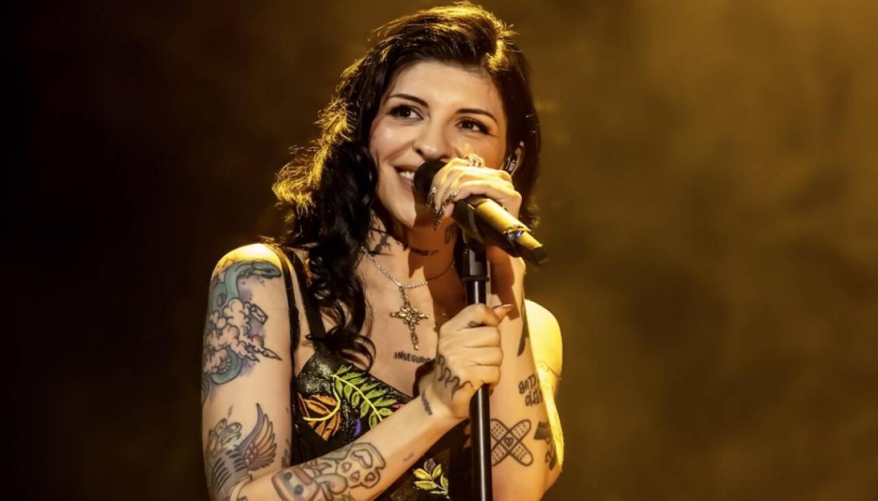 Cazzu causa furor con su tema ‘Bounce’ en el arranque de su gira por EEUU