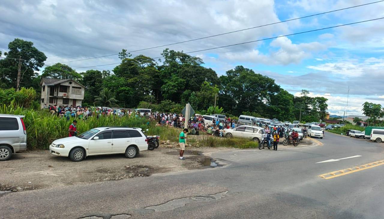 Cocaleros instalan vigilias en la ruta nueva Cochabamba-Santa Cruz en medio de la llegada de autoridades del Gobierno