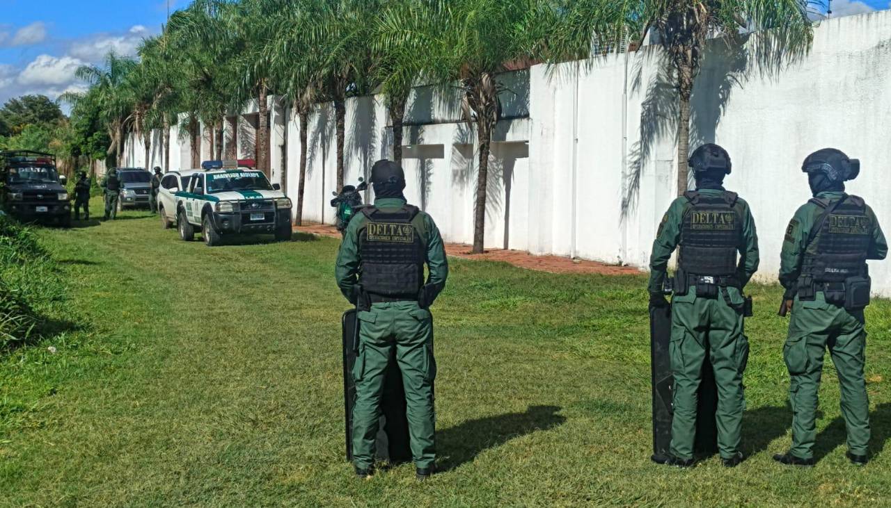 Atacan a tiros a la Policía durante operativo en Paurito; hay 11 extranjeros aprehendidos