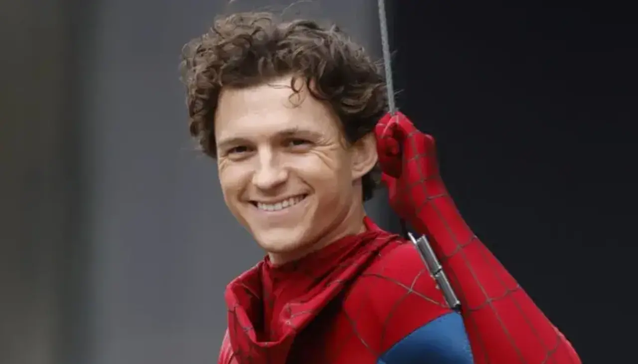 Hospitalizan a Tom Holland tras un accidente mientras grababa ‘Spider-Man: Brand New Day