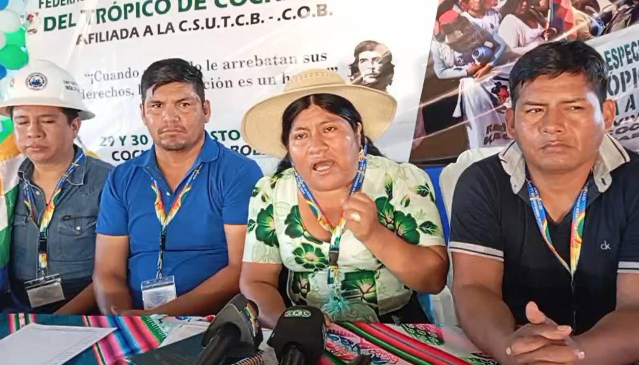 Evistas rechazan declaraciones de Camacho y dicen que cuidarán a Morales