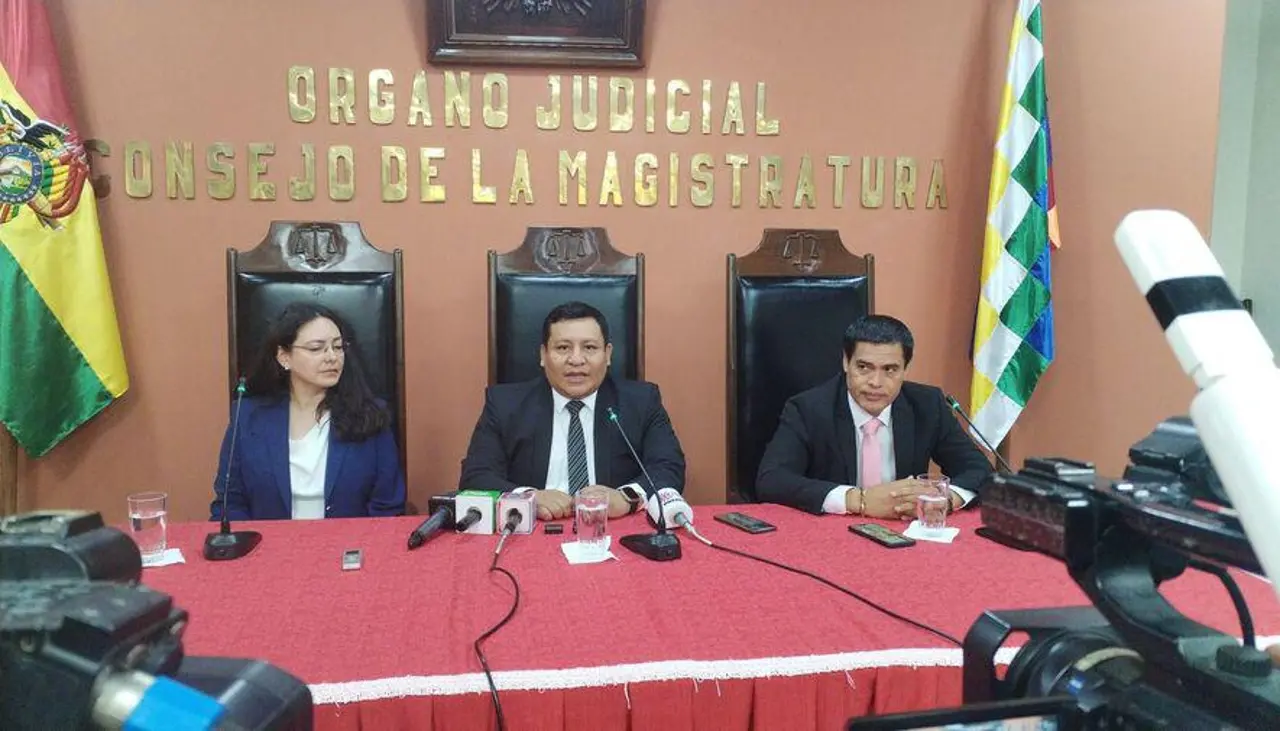 Magistratura activa pesquisa nacional tras desarticulación de una red de falsificación de documentos en Oruro