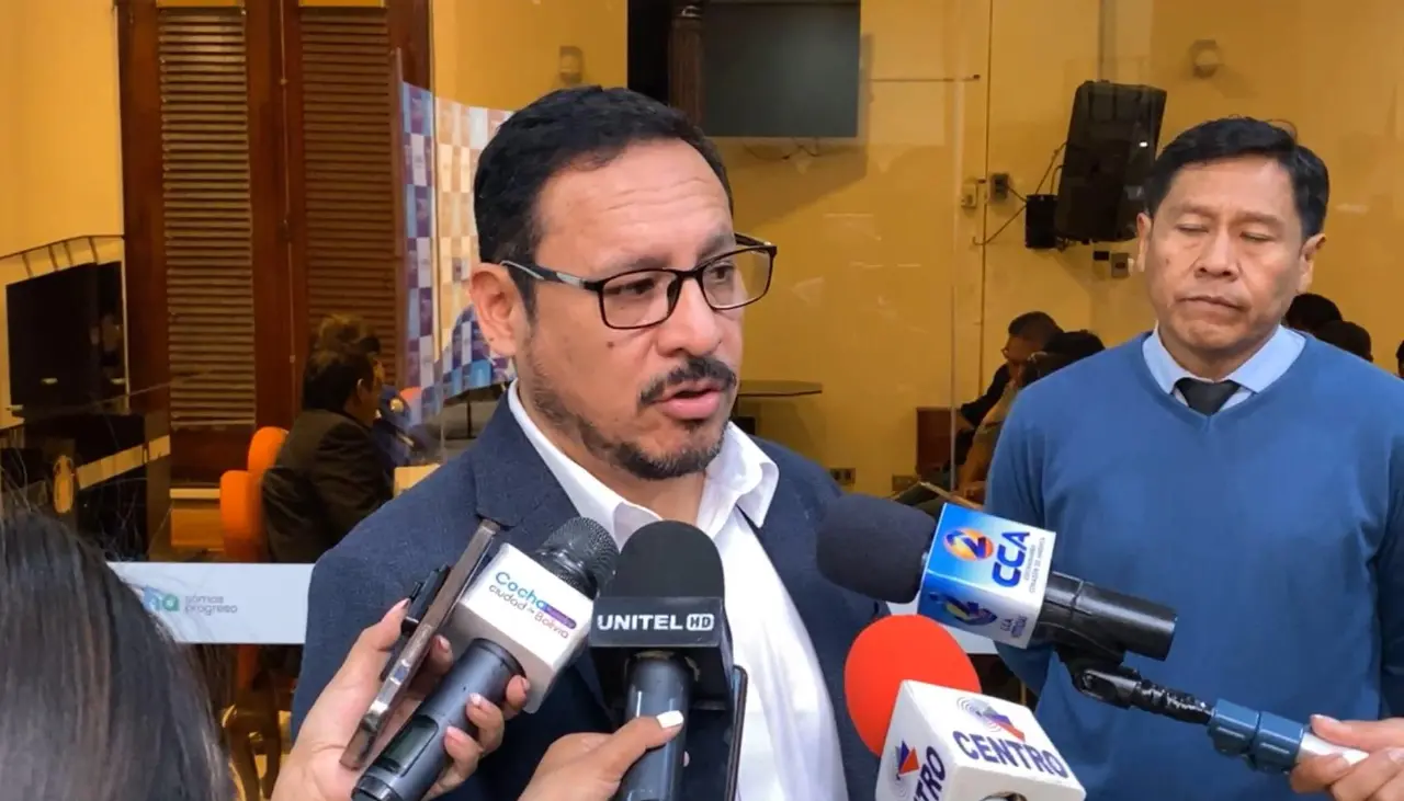 Cochabamba: Alcalde suplente destituye a cuatro altos funcionarios