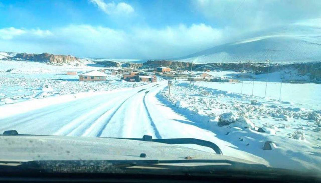 Debido a la intensa nevada, “cierran” pasos fronterizos entre Potosí y Chile
