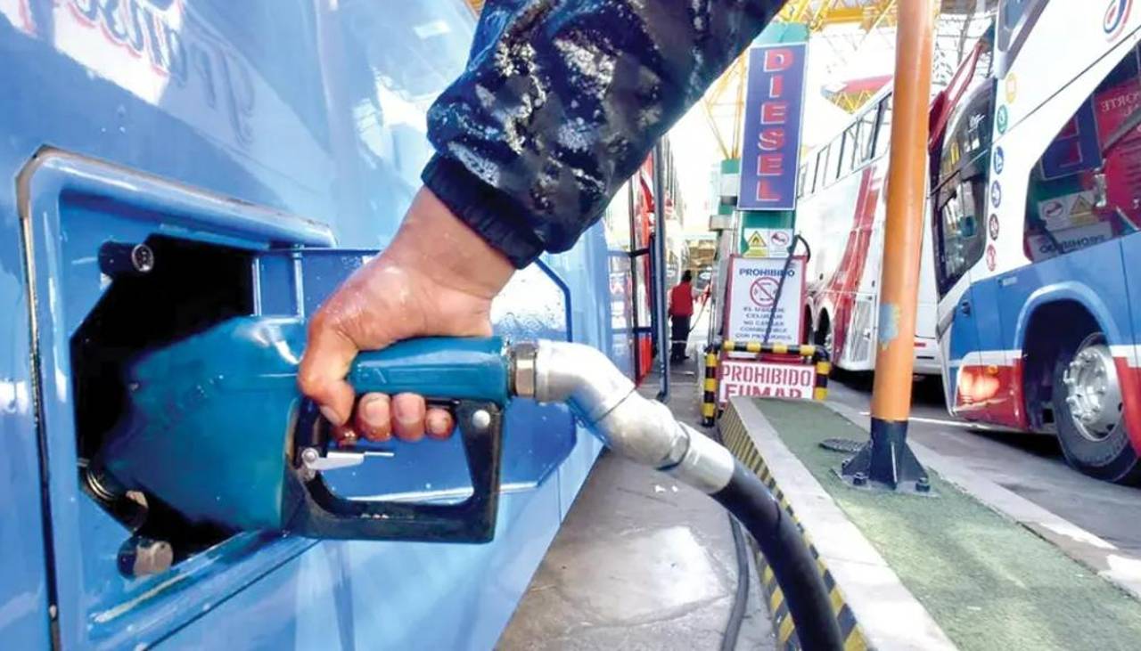 Dirigente de transporte público en La Paz: “Hay sectores que pueden pagar (combustible) sin subvención”