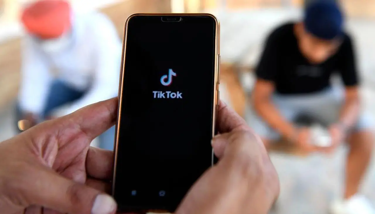Alertan que un adolescente fue internado en una clínica tras cumplir un reto de TikTok