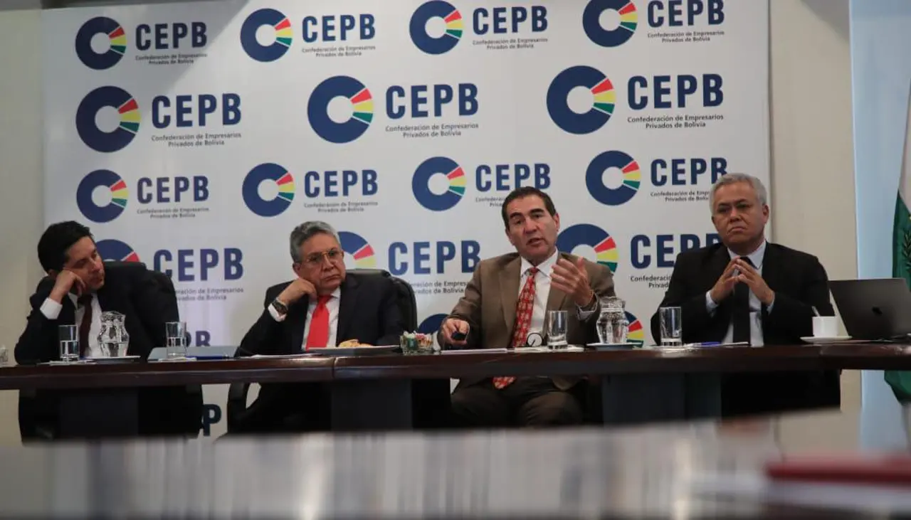 Gobierno se reúne con la CEPB para definir la ruta del diseño del Plan de desarrollo económico 2026–2035