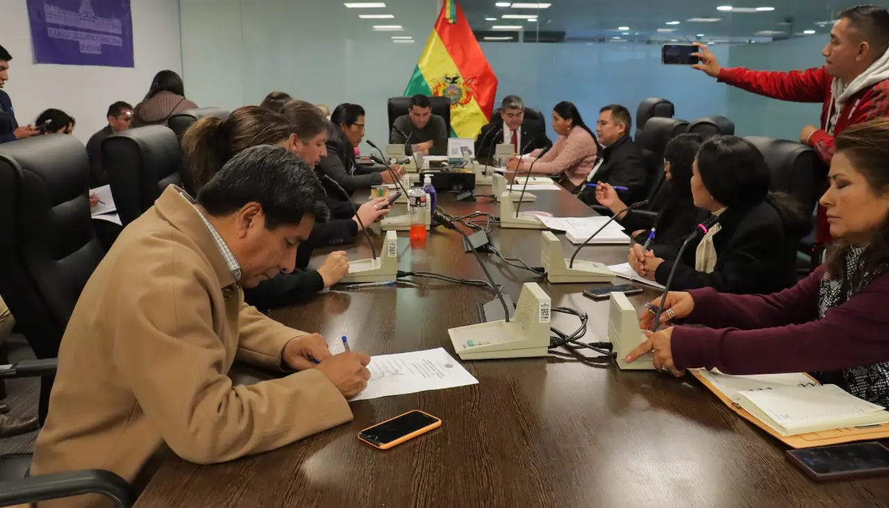 Comisión de Diputados aprueba el proyecto de ley del PGE 2026 y lo remite al pleno para su tratamiento