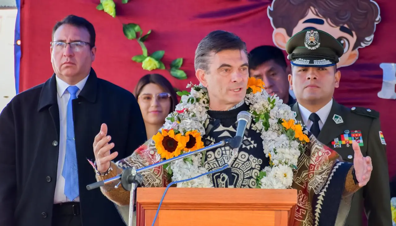 Paz lanza “reto” al Magisterio nacional y los convoca a un encuentro para “transformar” la educación