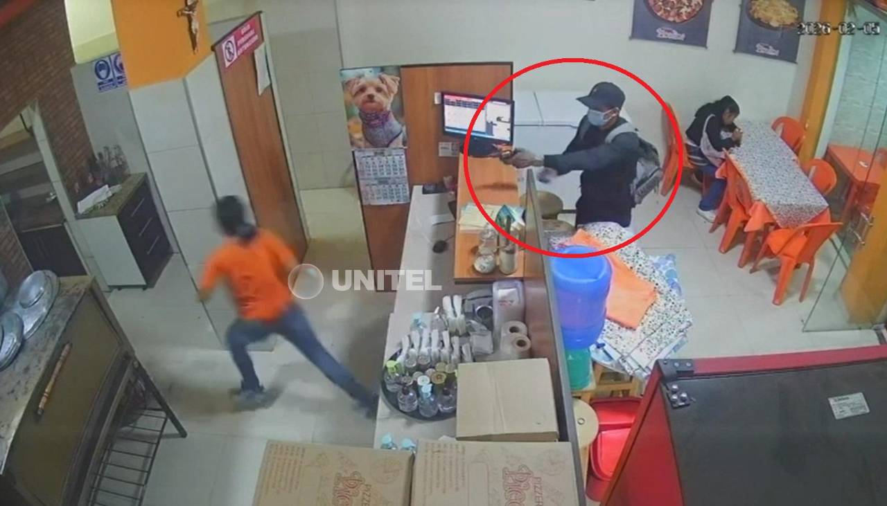 Cochabamba: Robo a mano armada en pizzería es captado por cámara de seguridad