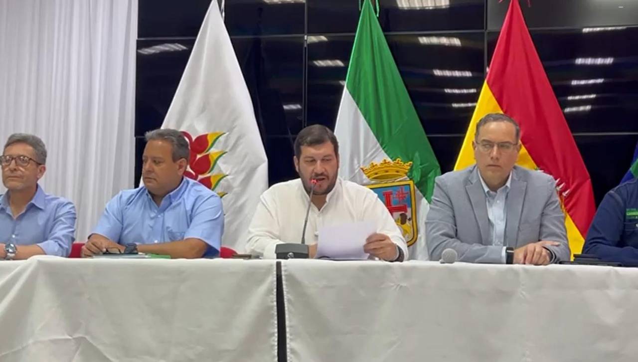 Gobierno y sectores cruceños conformarán una comisión para verificar procesos de calidad del combustible