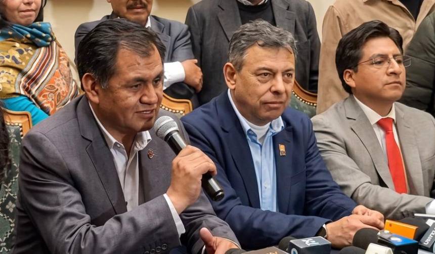 Víctor Quispe es elegido jefe de bancada del PDC en Senadores 