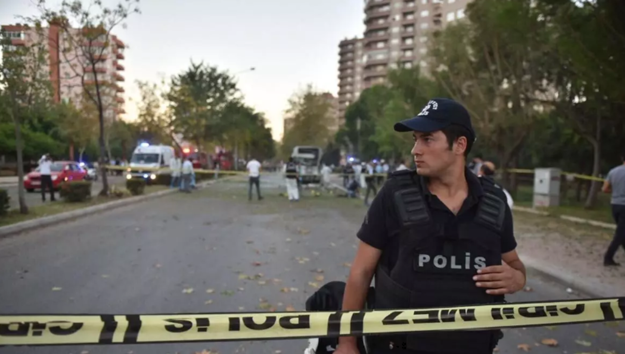 Al menos 16 heridos en un tiroteo indiscriminado en una escuela de secundaria turca