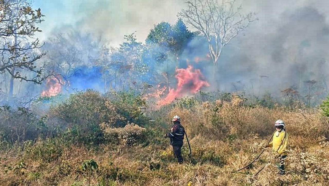 Emiten alerta por calor extremo para cuatro departamentos y aumenta el riesgo de incendios