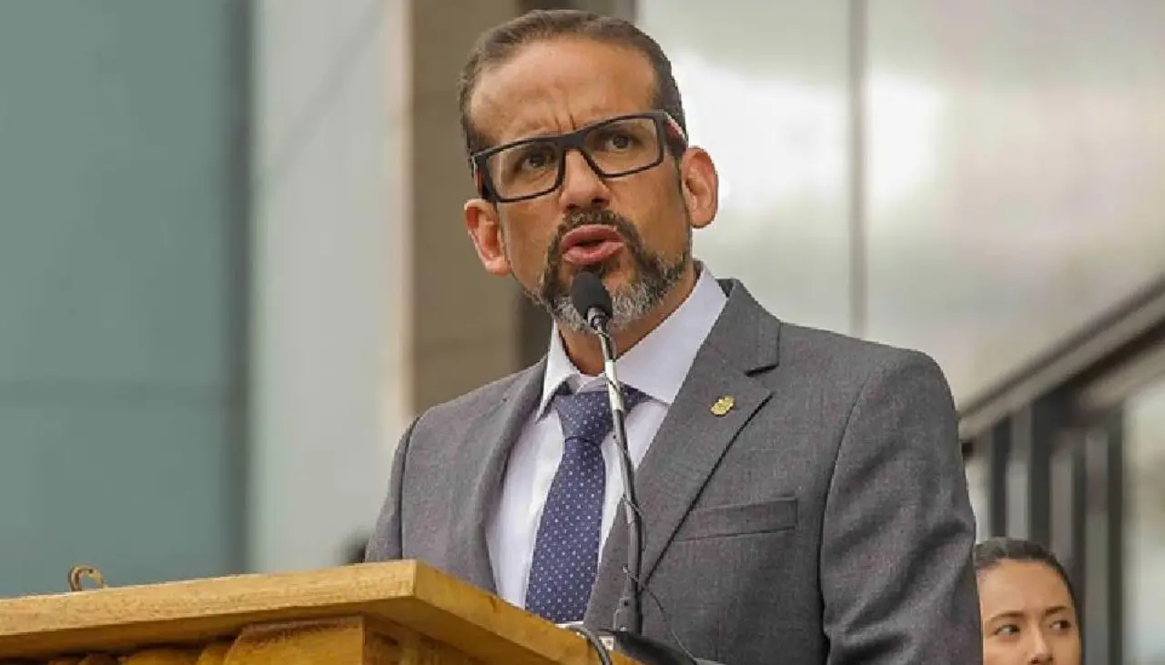 Camacho rechaza el cese a vocales del TSE y ve que el MAS busca atentar contra la democracia