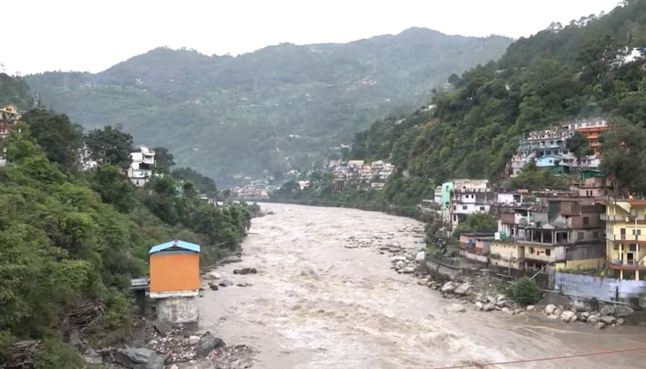 Al menos 37 muertos han dejado las fuertes lluvias en el norte de la India en los últimos días