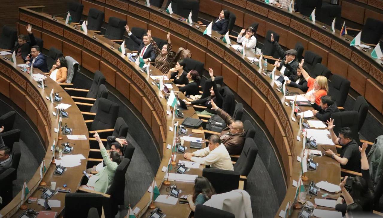 Legisladores cuestionan declaraciones de Diego Ávila sobre la elección del fiscal general interino