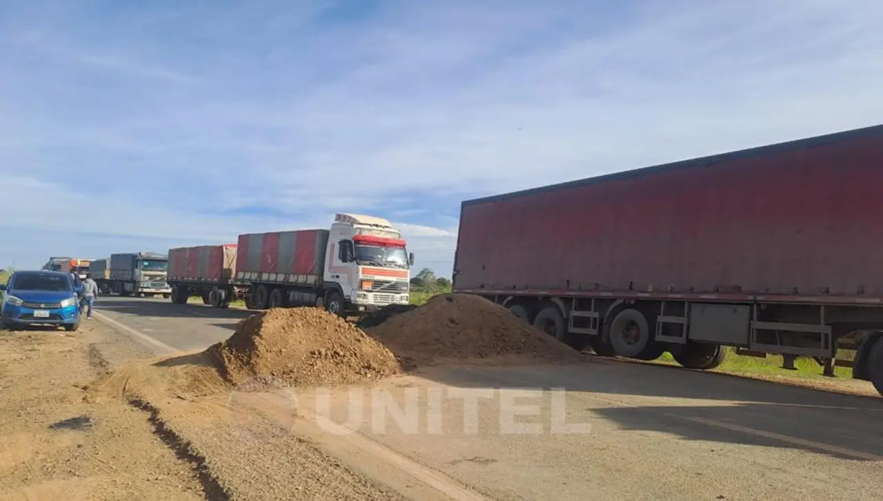 Santa Cruz: Magisterio rural levanta el bloqueo instalado en Cuatro Cañadas