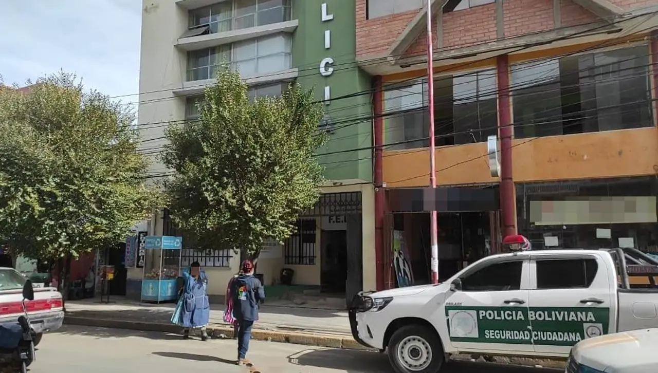 Hallan en Oruro el cuerpo sin vida de un recién nacido, estaba siendo devorado por un perro
