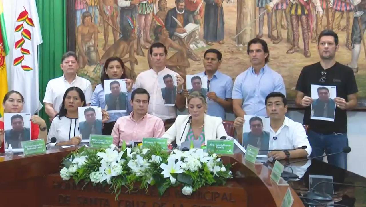 Concejales cruceños se declaran en emergencia ante recurso judicial que les impide sesionar