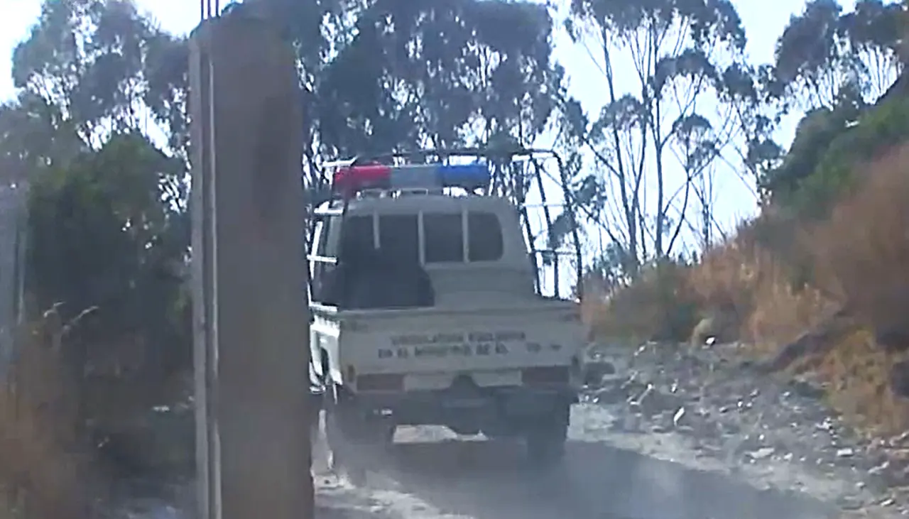 Hallan un cuerpo sin vida cerca de la ‘curva del diablo’, en la autopista que une a La Paz con El Alto