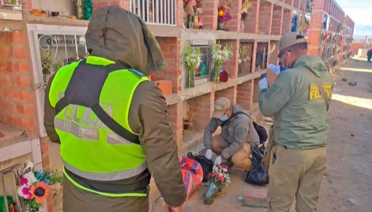 La Paz: hallan dos fetos abandonados en bolsas en el cementerio de Viacha
