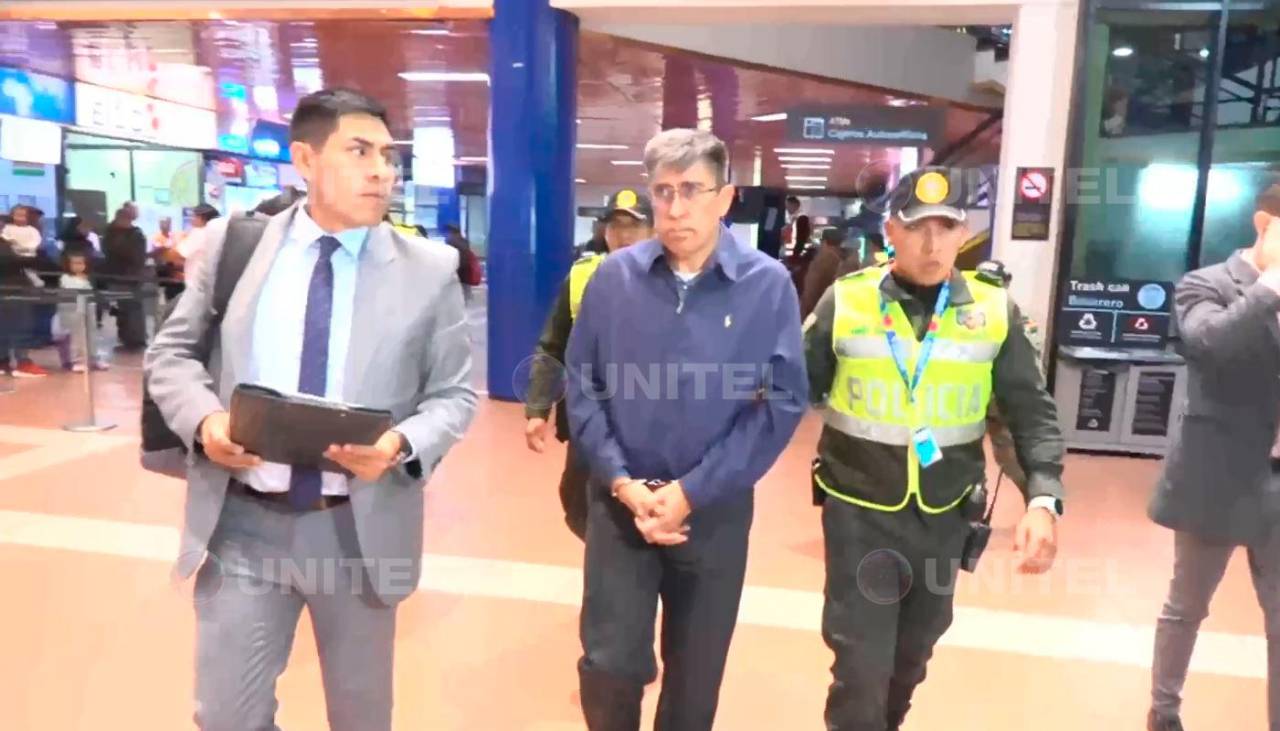 Aprehenden al exgerente de BOA de las gestiones de Evo Morales y Luis Arce 