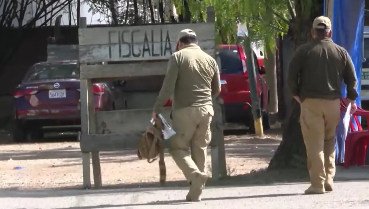 Presumen que sujeto que atacó con un martillo y un cuchillo a su expareja huyó a La Paz