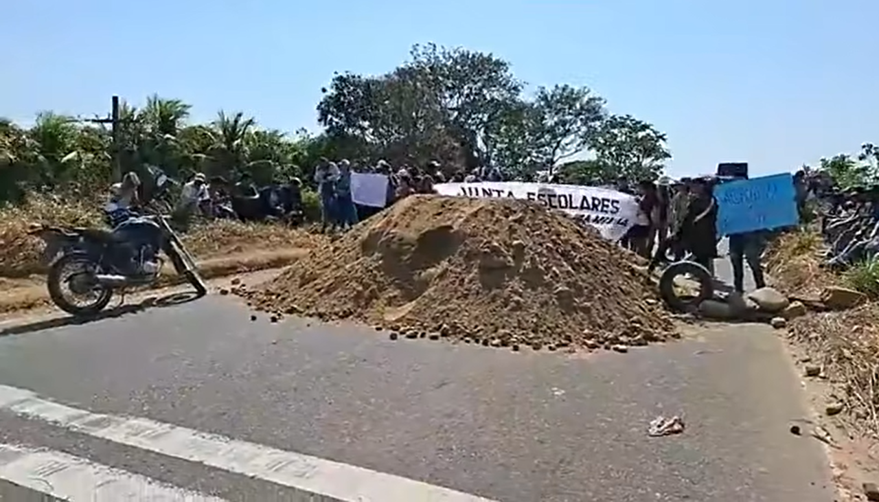 Yapacaní: Advierten que bloqueo es indefinido y cortan el tráfico en la ruta nueva Santa Cruz– Cochabamba