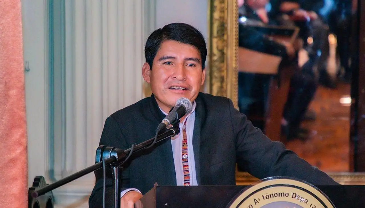 El gobernador de Chuquisaca fue estabilizado, pero “hay riesgo porque es un paciente crítico”, señalan médicos