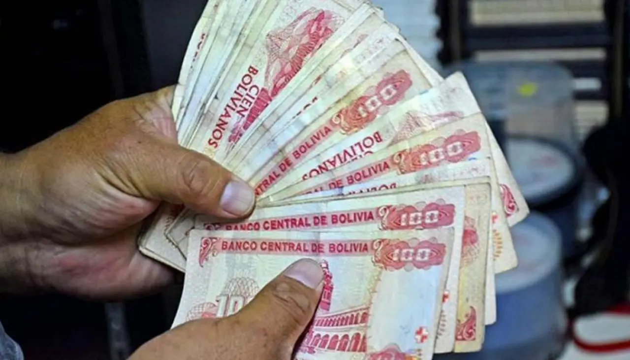 Economista: Nuevo decreto permite al Ministerio de Economía reasignar fondos de utilidades bancarias para la función social