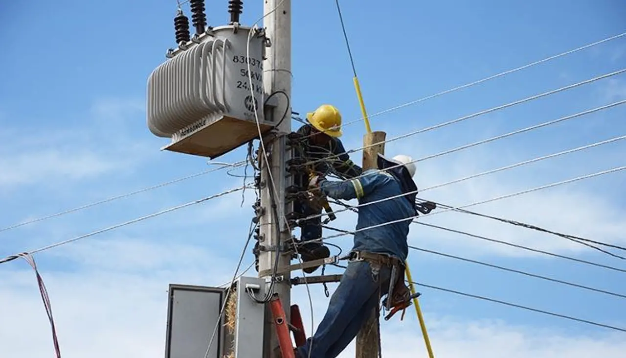 Gobierno analiza diferir el pago de luz y otros servicios para aliviar el impacto de los bloqueos
