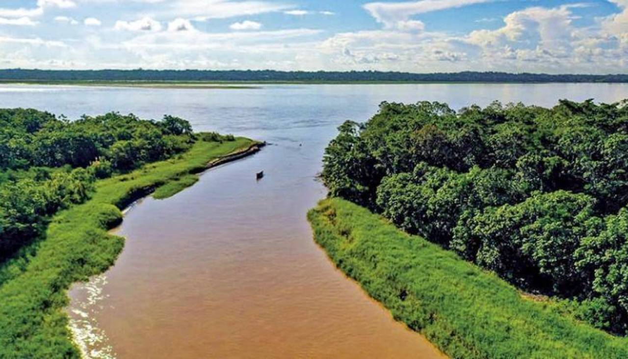 Emiten alerta naranja ante posible desborde de ríos en cinco departamentos del país